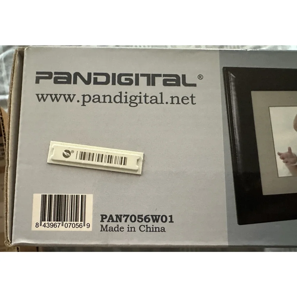 PanDigital 7 LCD Digital Photo Frame New PAN7056W01